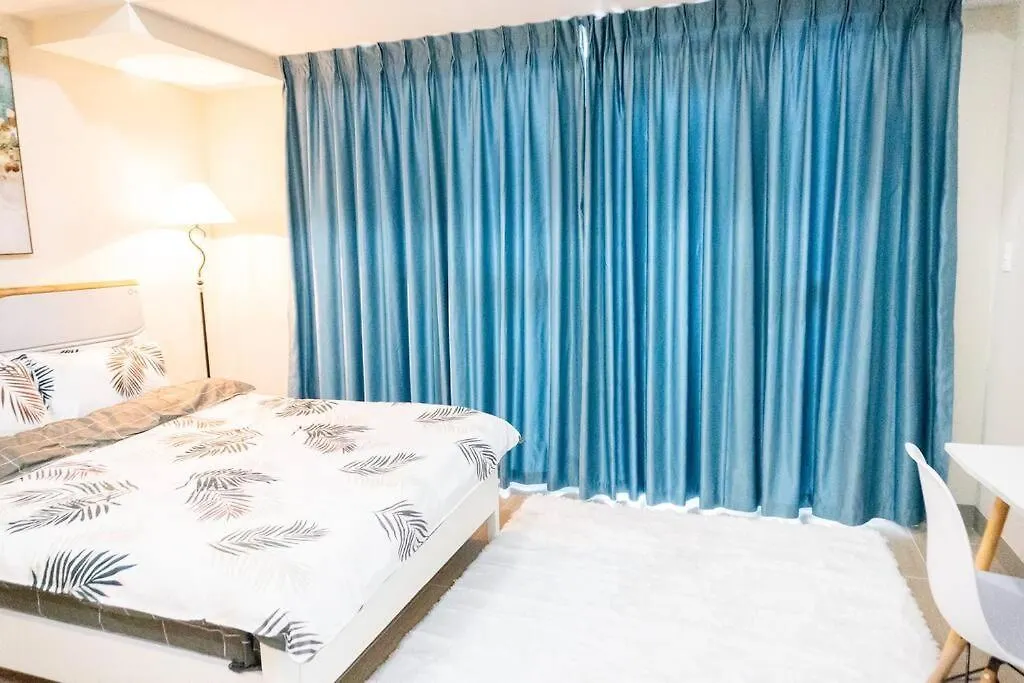 A2J Luxury 3Br Uptown Balcony Bgc Suite Near Mall Manila Apartment