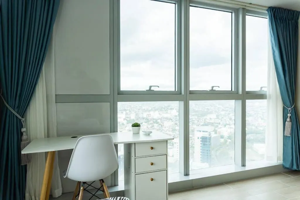 A2J Luxury 3Br Uptown Balcony Bgc Suite Near Mall Manila