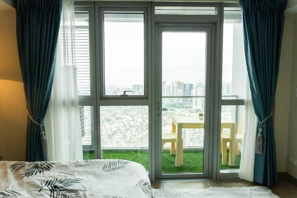 A2J Luxury 3Br Uptown Balcony Bgc Suite Near Mall Manila Philippines