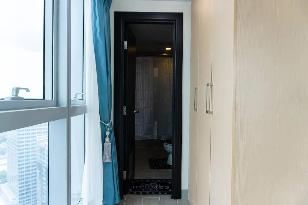 A2J Luxury 3Br Uptown Balcony Bgc Suite Near Mall Manila 0*,  Philippines