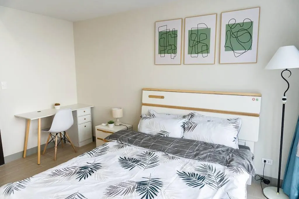 Apartment A2J Luxury 3Br Uptown Balcony Bgc Suite Near Mall Manila